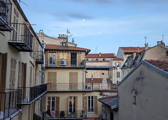 Апартаменты Holiday Nice Studio *