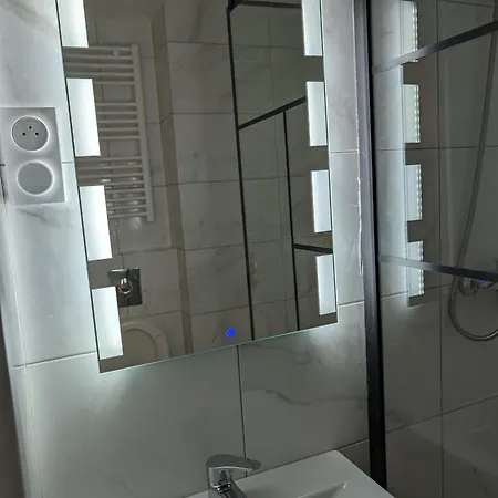 Holiday Nice Studio Апартаменты