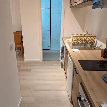 Апартаменты Holiday Nice Studio